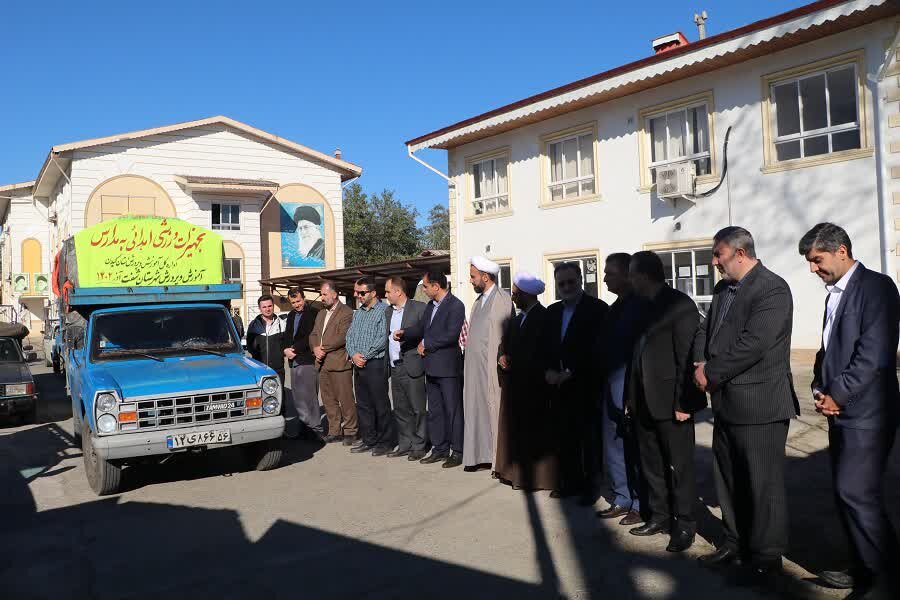 بیش از ۸ میلیارد ریال تجهیزات ورزشی به مدارس شفت توزیع شد بیش از ۸ میلیارد ریال تجهیزات ورزشی به مدارس شفت توزیع شد