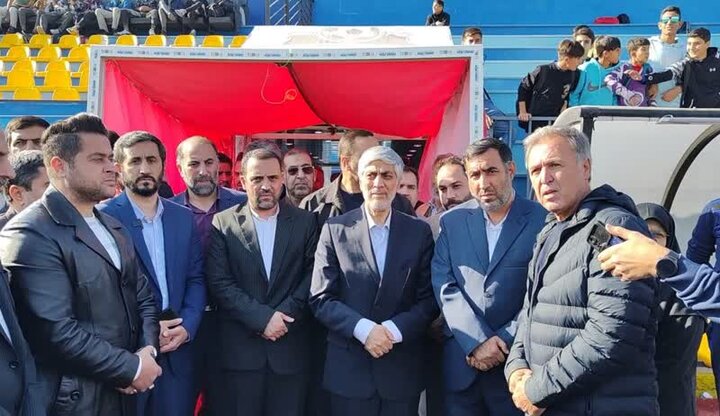 مشکلات ورزشگاه ۷ هزار نفری اسلامشهر بررسی شد