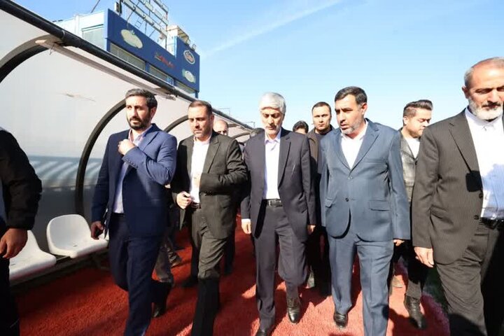 مشکلات ورزشگاه ۷ هزار نفری اسلامشهر بررسی شد