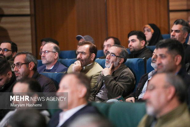 مراسم رونمایی از کتاب میاندار بعدازظهر امروز پنجشنبه ۲ آذر ۱۴۰۲ در تالار سوره حوزه هنری تهران برگزار شد