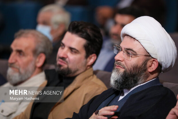 محمد قمی رییس سازمان تبلیغات اسلامی در مراسم رونمایی از کتاب میاندار حضور دارد