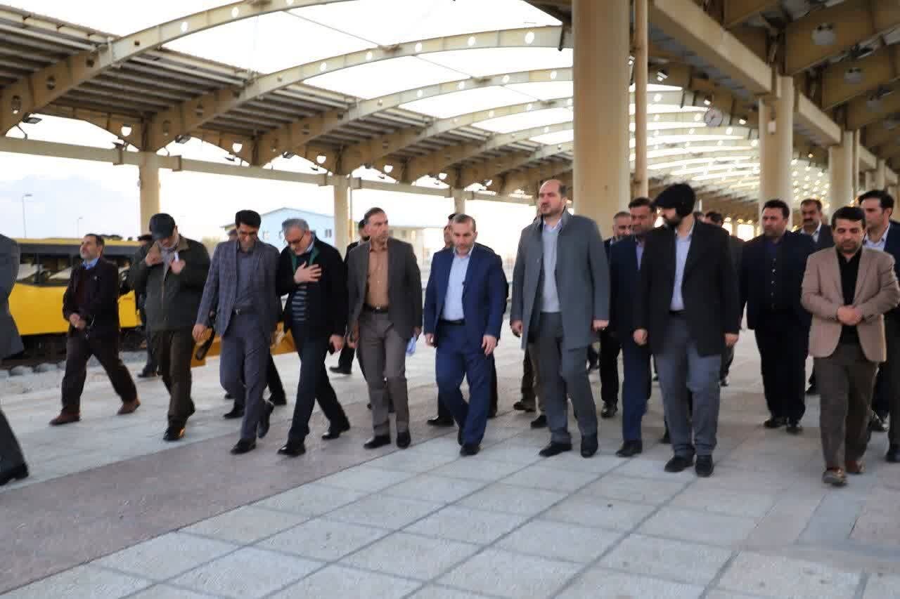 معاون اجرایی رییس جمهور از ایستگاه راه آهن کرمانشاه بازدید کرد