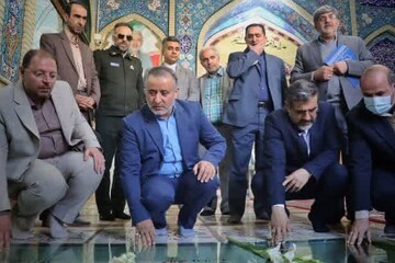 وزیر ارشاد به شهدای استان سمنان ادای احترام کرد