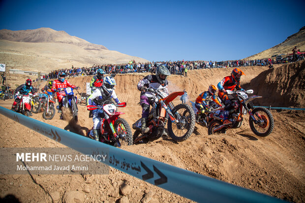 مسابقات موتورسواری اندرو چند جانبه _ قزوین