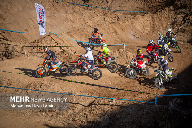 مسابقات موتورسواری اندرو چند جانبه _ قزوین