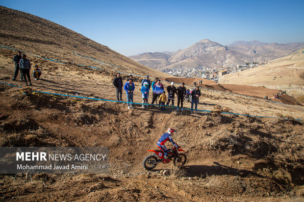 مسابقات موتورسواری اندرو چند جانبه _ قزوین