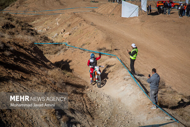 مسابقات موتورسواری اندرو چند جانبه _ قزوین