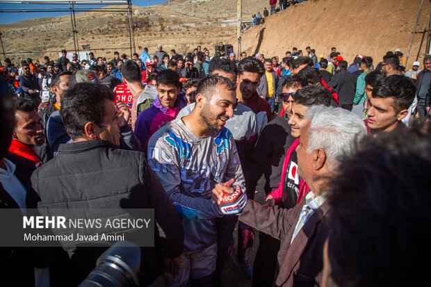 مسابقات موتورسواری اندرو چند جانبه _ قزوین