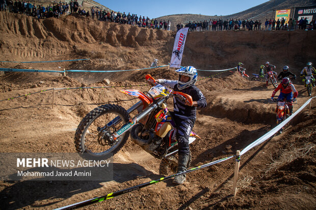 مسابقات موتورسواری اندرو چند جانبه _ قزوین