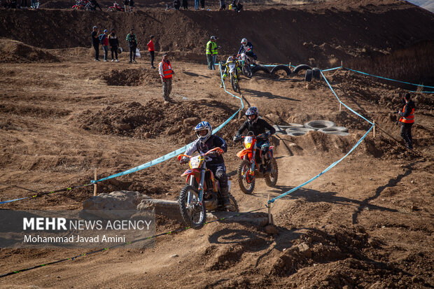 مسابقات موتورسواری اندرو چند جانبه _ قزوین