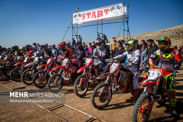 مسابقات موتورسواری اندرو چند جانبه _ قزوین