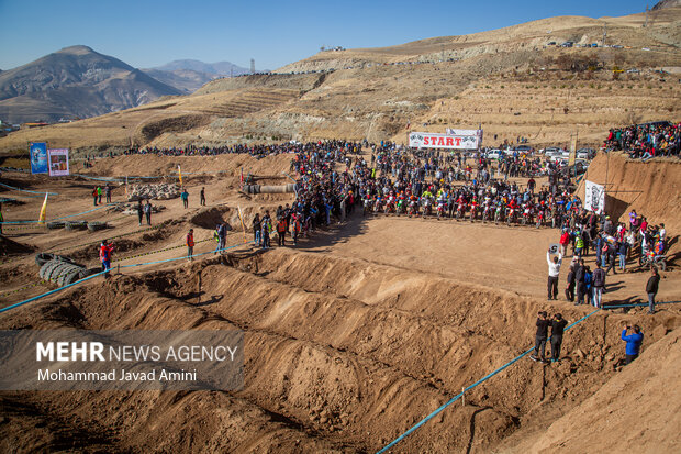 مسابقات موتورسواری اندرو چند جانبه _ قزوین