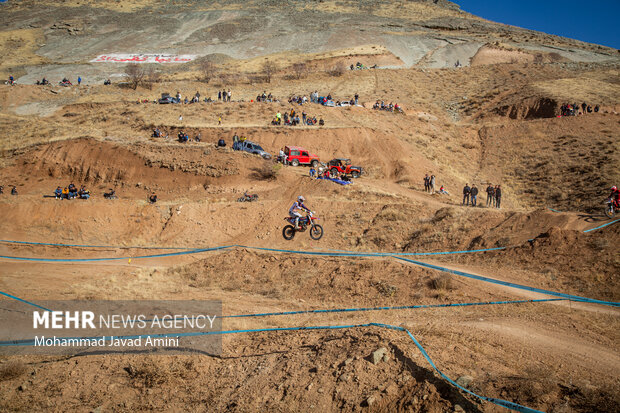 مسابقات موتورسواری اندرو چند جانبه _ قزوین