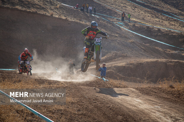 مسابقات موتورسواری اندرو چند جانبه _ قزوین