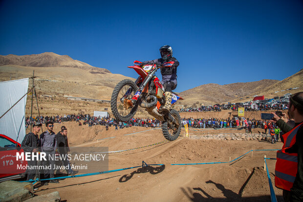 مسابقات موتورسواری اندرو چند جانبه _ قزوین