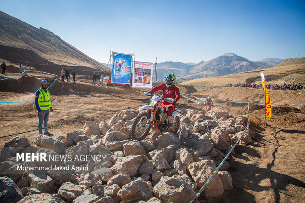 مسابقات موتورسواری اندرو چند جانبه _ قزوین