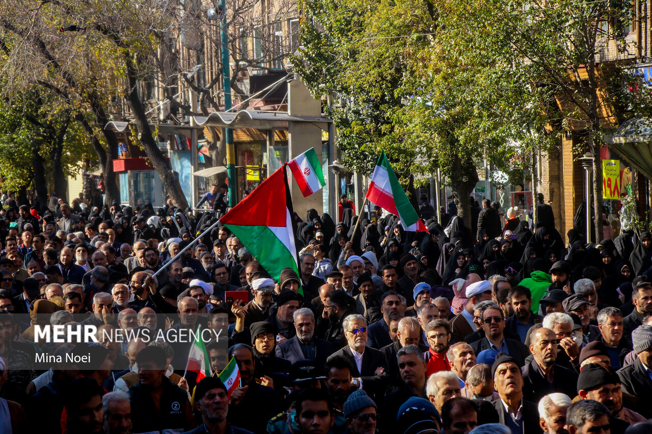 بالصور... مسيرات تضامنية كبيرة في أرجاء إيران الإسلامي دعما للشعب الفلسطيني