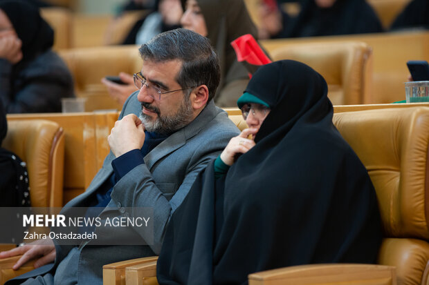 محمدمهدی اسماعیلی وزیر فرهنگ و ارشاد اسلامی در همایش بین المللی"اشک مریم" حضور دارد 