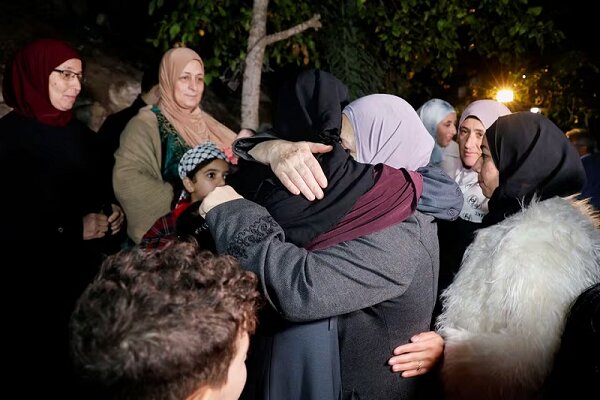 39 more Palestinians released after Hamas frees 13 Zionists
