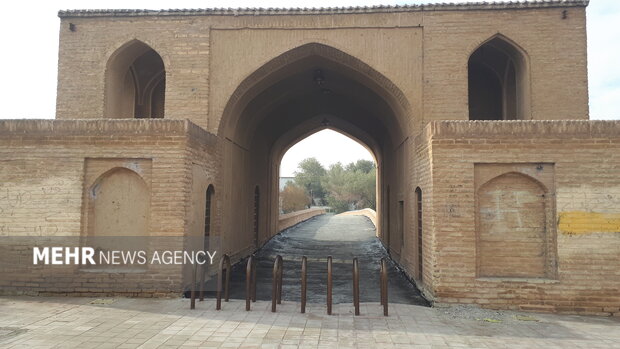 جزئیات مرمت پل باستانی شهرستان/ پُل هفته جاری سنگفرش میشود