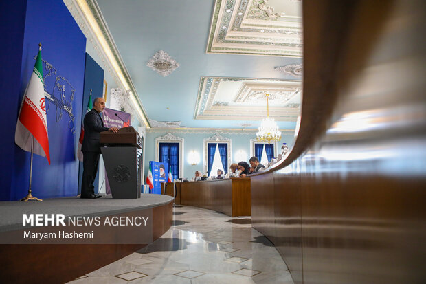 ناصر کنعانی، سخنگوی وزارت امور خارجه صبح امروز دوشنبه ۶ آذر ۱۴۰۲ در نشست هفتگی با خبرنگاران رسانه‌های داخلی و خارجی شرکت کرد