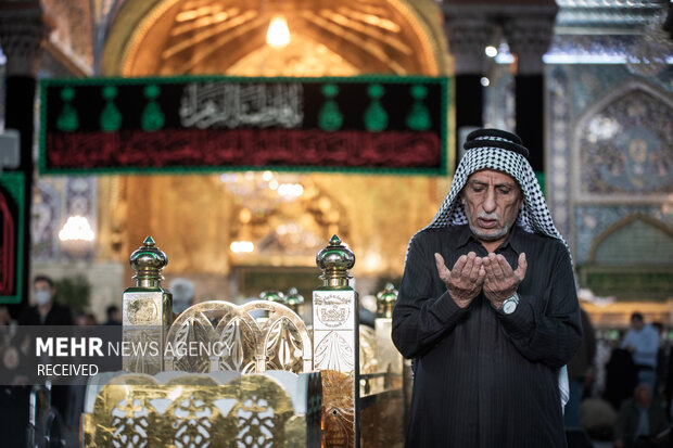 Imam Hussein shrine on eve of Hazrat Zahra martyrdom anniv.
