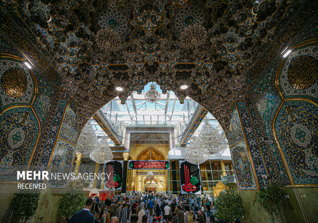 Imam Hussein shrine on eve of Hazrat Zahra martyrdom anniv.
