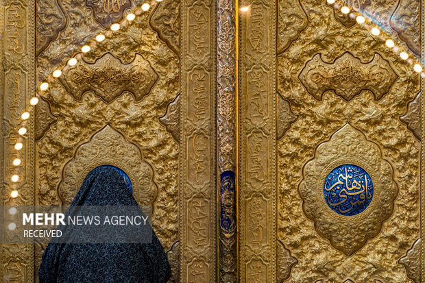 Imam Hussein shrine on eve of Hazrat Zahra martyrdom anniv.
