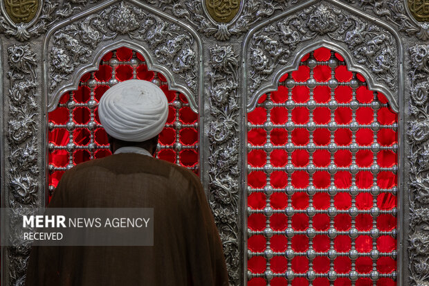 Imam Hussein shrine on eve of Hazrat Zahra martyrdom anniv.
