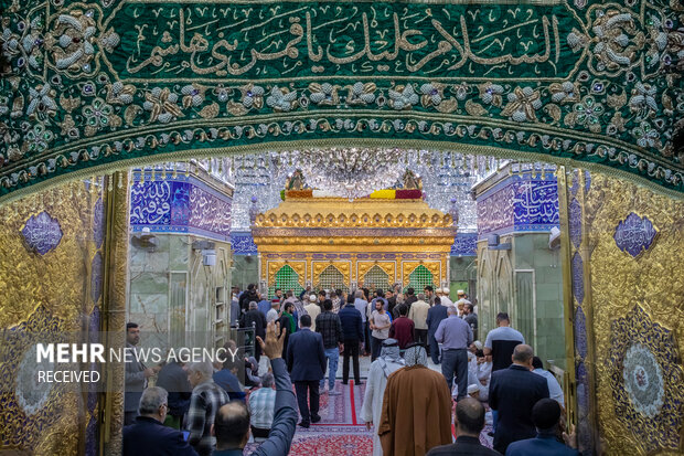 Imam Hussein shrine on eve of Hazrat Zahra martyrdom anniv.
