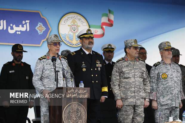 آیین الحاق ناوشکن ایرانی دیلمان به ناوگان شمال نیروی دریایی ارتش