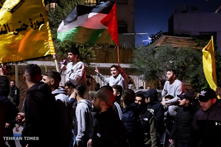 Palestinians gather in Ramallah streets to welcome freed prisoners