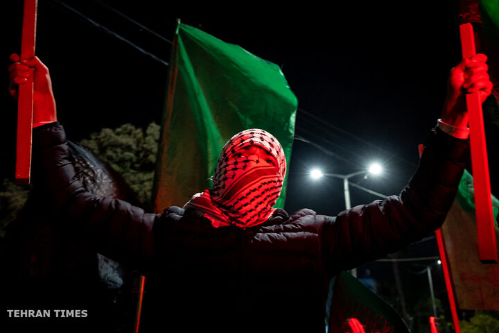 Palestinians gather in Ramallah streets to welcome freed prisoners