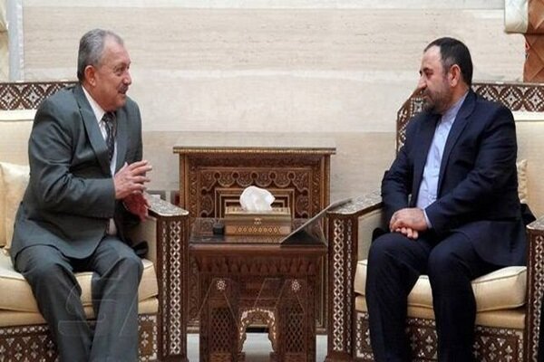 السفير الإيراني يبحث مع رئيس الوزراء السوري العلاقات الاقتصادية بين البلدين