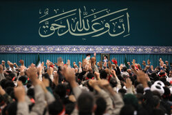 حسینیہ امام خمینیؒ میں رہبر انقلاب سے "بسیجیوں" کی ملاقات