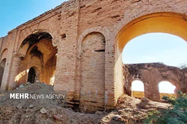 فاز نخست کارگاه مرمت قلعه تاریخی مجیدخان گتوند آغاز شد