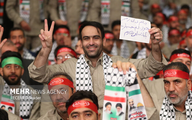 دیدار هزاران نفر از بسیجیان با رهبر معظم انقلاب اسلامی