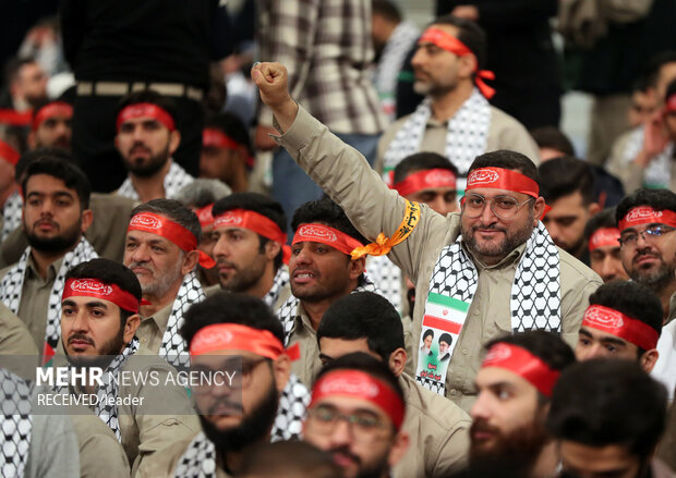 دیدار هزاران نفر از بسیجیان با رهبر معظم انقلاب اسلامی