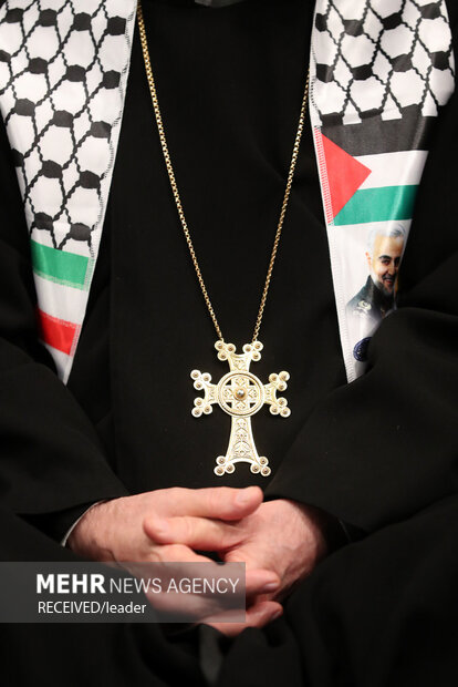 دیدار هزاران نفر از بسیجیان با رهبر معظم انقلاب اسلامی