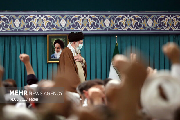 دیدار هزاران نفر از بسیجیان با رهبر معظم انقلاب اسلامی