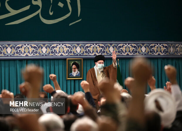 دیدار هزاران نفر از بسیجیان با رهبر معظم انقلاب اسلامی