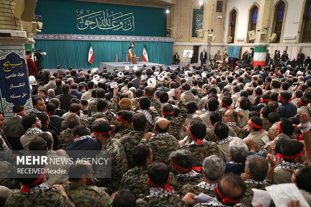 دیدار هزاران نفر از بسیجیان با رهبر معظم انقلاب اسلامی