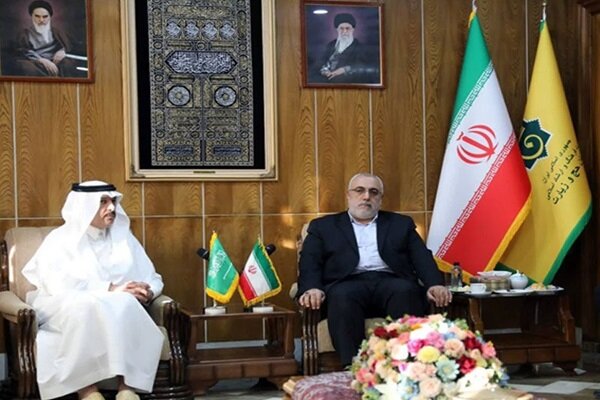رئيس منظمة الحج والزيارة الإيرانية يلتقي السفير السعودي في طهران