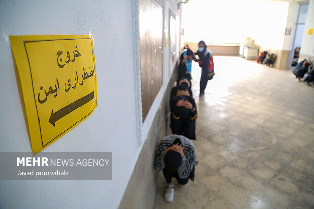 مانور زلزله مدرسه شیراز