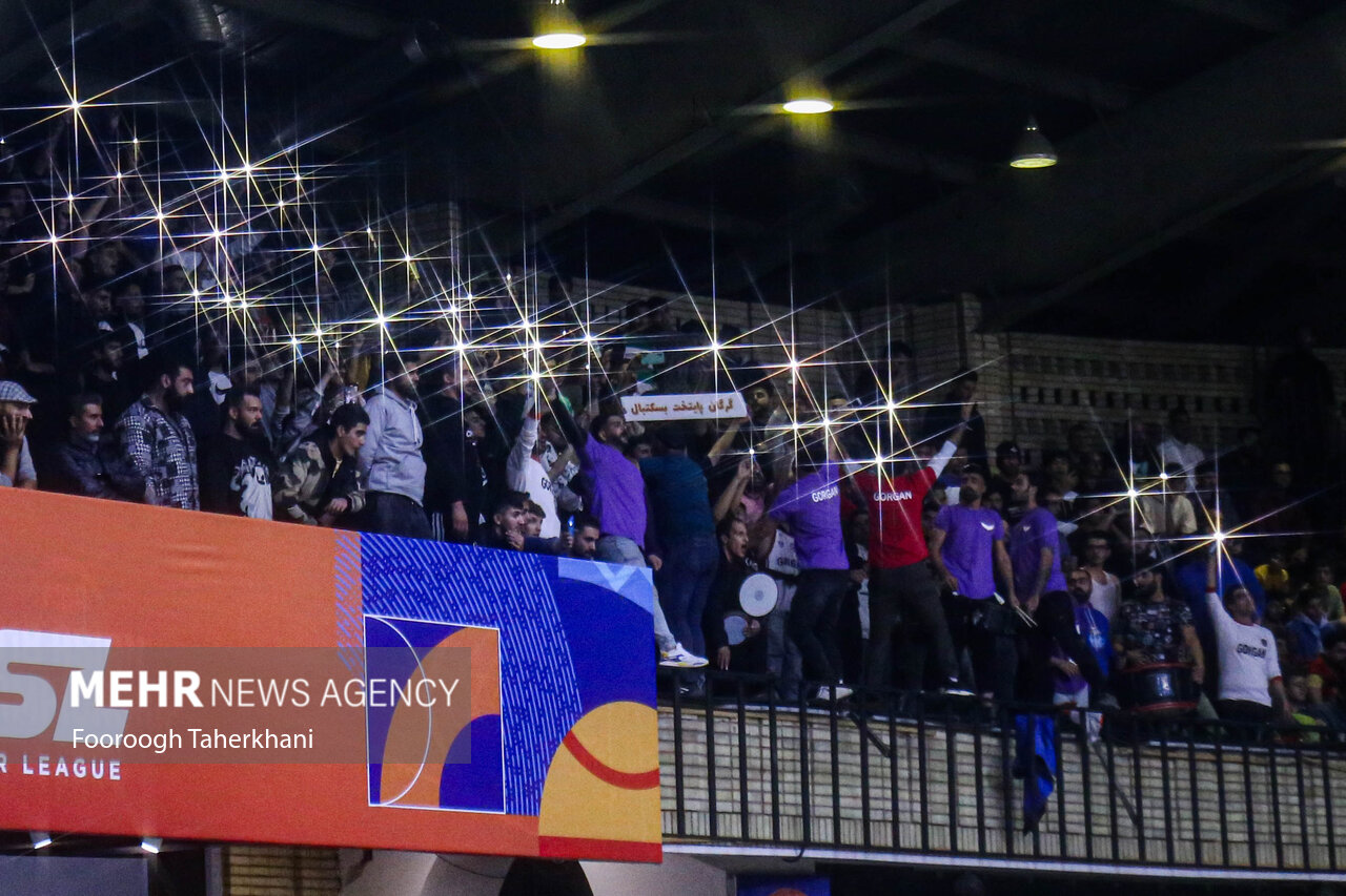 کاظمی:معضل شهرداری گرگان میزبانی خارج از خانه است نه فشار بازیها