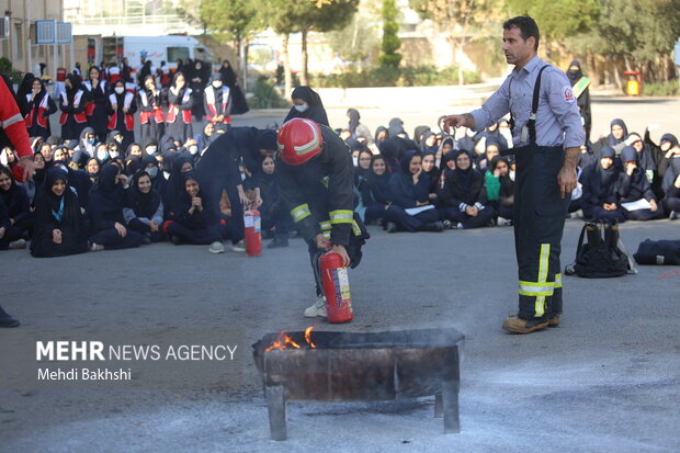 مانور زلزله در ۵۶۰۰ مدرسه اصفهان برگزار میشود
