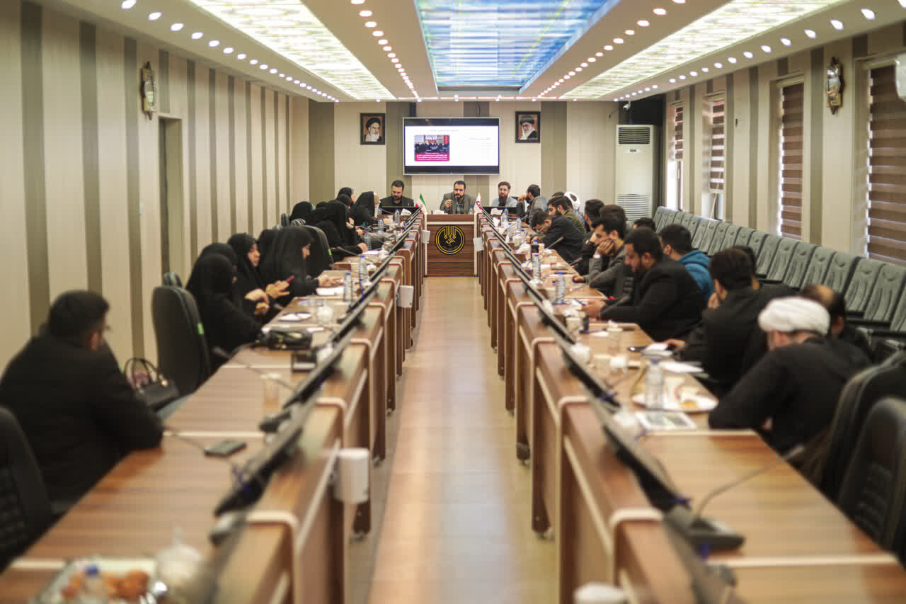 مطالبه گری در کنار امیدآفرینی مورد تأکید است