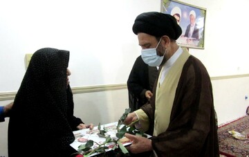 مادران شهدای روحانی شهرستان دیر تجلیل شدند