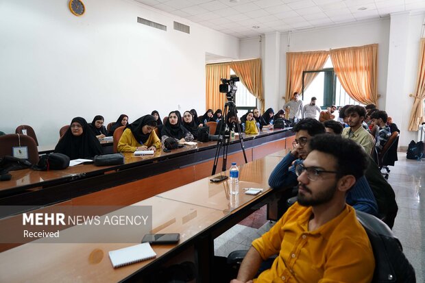 برگزاری دوره آموزشی عکاسی دانشجویی در همدان