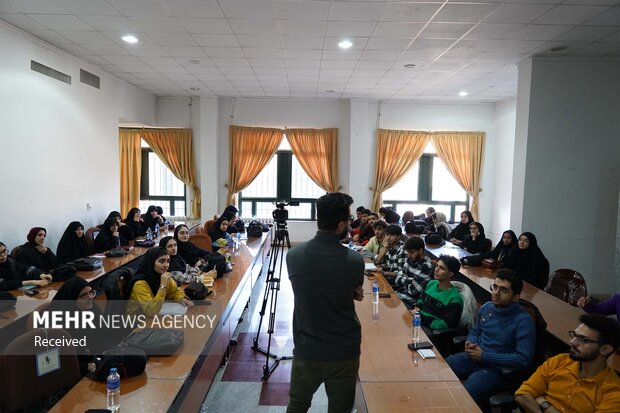برگزاری دوره آموزشی عکاسی دانشجویی در همدان